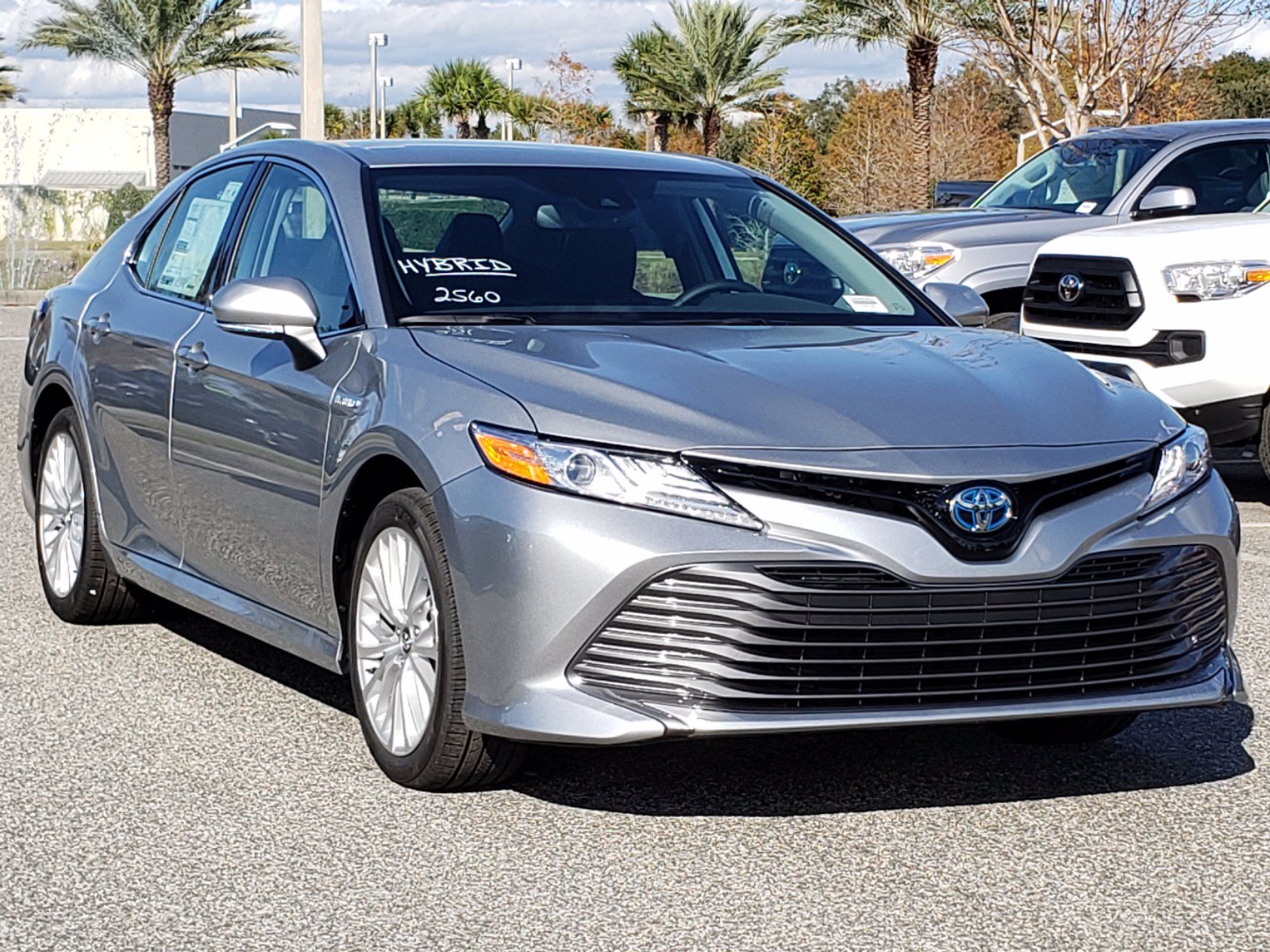 New 2020 Toyota Camry Hybrid Hybrid XLE 4dr Car in Orlando 0250283